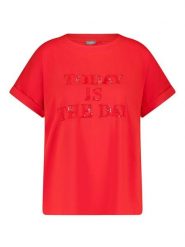 SAMOON Koszulka w kolorze czerwonym rozmiar: 44. Czerwone bluzki Samoon, bez wzorów, z bawełny, bez kołnierzyka, bez ramiączek. Za 65.54 zł.