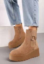 Brązowe Botki Sztyblety na Grubej Podeszwie z Metaliczną Aplikacją Vlisandra. Brązowe botki Born2be, z aplikacjami, z jeansu, bez obcasa, na koturnie, bez zapięcia. Za 159.99 zł.