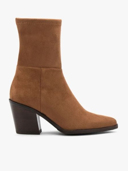 Brązowe wyższe botki z tkaniny na słupku. Brązowe botki Brawo sp. z o.o., bez wzorów, z tkaniny, bez obcasa, na obcasie, bez zapięcia. Za 499.99 zł.