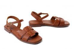 Oh! My Sandals 5824 roble, sandały damskie. Brązowe sandały Oh My Sandals, bez wzorów, ze skóry, bez obcasa, na płaskiej podeszwie, bez zapięcia. Za 264.90 zł.