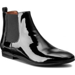 Sztyblety NESSI - 46703 Czarny 7. Czarne botki Nessi, bez wzorów, z lakierowanej skóry, bez obcasa, na obcasie, bez zapięcia. Za 299.00 zł.
