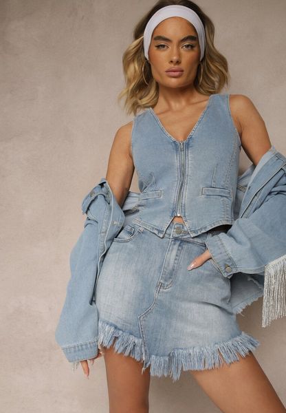 Niebieskie Spódnico-Szorty Jeansowe Zdobione Przetarciem Galirela. Niebieskie szorty Renee, z aplikacjami, z jeansu, eleganckie, z podwyższonym stanem. Za 89.99 zł.