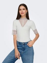 ONLY Koszulka w kolorze białym rozmiar: S. Białe bluzki Only, s, bez wzorów, z koronki, bez kołnierzyka, bez ramiączek. Za 69.95 zł.