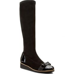 Kozaki SAGAN - 2602/1 Czar Lyc/Czar Lak. Czarne kozaki Sagan, z materiału, przed kolano, bez obcasa, bez zapięcia. W wyprzedaży za 259.00 zł.