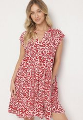 Czerwona Bawełniana Sukienka o Rozkloszowanym Kroju Oversize Liravina. Czerwone sukienki Born2be, na co dzień, l, bez wzorów, z bawełny, eleganckie, bez kołnierzyka, bez ramiączek, midi, oversize. Za 49.99 zł.
