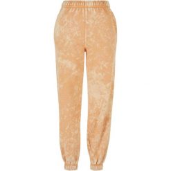 Spodnie Dresowe Damskie Z Ręcznikiem. Brązowe spodnie dresowe Urban Classics, l, bez wzorów, z dresówki. Za 179.99 zł.