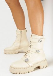 Beżowe Botki Workery z Paskami na Rzep Ozdobionymi Broszkami Amasla. Brązowe botki Born2be, bez wzorów, bez obcasa, na płaskiej podeszwie, bez zapięcia. Za 169.99 zł.