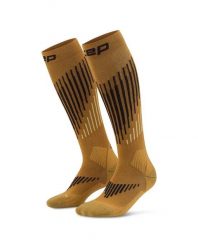 Damskie podkolanówki kompresyjne skarpety skiturowe z wełną merino CEP. Czarne skarpety CEP, bez wzorów, z dzianiny. Za 229.00 zł.