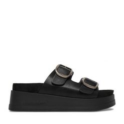 Klapki Guess Jeans. Czarne klapki Guess Jeans, z aplikacjami, z jeansu, bez obcasa. Za 199.99 zł.