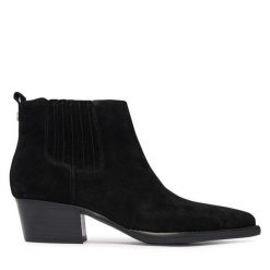 Sztyblety Guess. Czarne botki Guess, z aplikacjami, bez obcasa, na słupku, bez zapięcia. Za 674.99 zł.