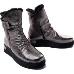 MANITU 990153-92 silber, botki damskie. Szare botki Manitu, na zimę, bez wzorów, bez obcasa, bez zapięcia. Za 484.90 zł.