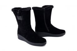 RIEKER Y4456-00 black, botki damskie. Czarne botki Rieker, bez wzorów, bez obcasa, na koturnie, bez zapięcia. Za 439.90 zł.