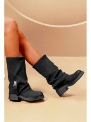 C'M Botki w kolorze czarnym rozmiar: 38. Czarne botki C'M, bez wzorów, bez obcasa, bez zapięcia. Za 152.99 zł.