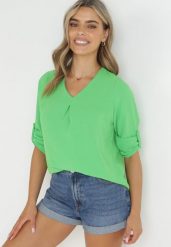 Jasnozielona Bluzka z Podpinanymi Rękawami Ravynne. Zielone bluzki Born2be, bez wzorów, klasyczne, bez kołnierzyka, bez ramiączek. W wyprzedaży za 55.99 zł.