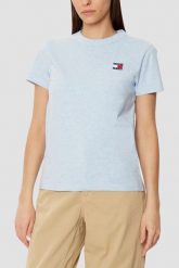 TOMMY JEANS Błękitny damski t-shirt z małym logo, Rozmiar S. Niebieskie t-shirty Tommy Jeans, s, bez wzorów, z jeansu, bez kołnierzyka, bez ramiączek. W wyprzedaży za 129.99 zł.