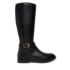Kozaki Tommy Hilfiger. Czarne kozaki TOMMY HILFIGER, bez obcasa, na płaskiej podeszwie, bez zapięcia. Za 839.99 zł.