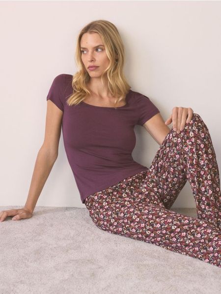 Dwuczęściowa piżama z wiskozą - ciemnofioletowy. Fioletowe piżamy Reserved, bez wzorów, z dzianiny, bez ramiączek. Za 109.99 zł.