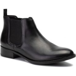 Sztyblety CLARKS - Netley Ella 261387734 Black Leather. Czarne botki Clarks, bez wzorów, z materiału, bez obcasa, na obcasie, bez zapięcia. W wyprzedaży za 229.00 zł.