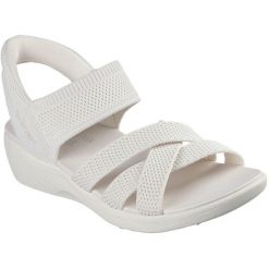 Sandały Skechers Arya - Cooling Off, Kobiety. Białe sandały Skechers, bez wzorów, z tkaniny, bez obcasa, bez zapięcia. W wyprzedaży za 279.05 zł.