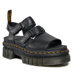 Sandały Dr. Martens. Czarne sandały Dr. Martens, bez wzorów, bez obcasa, na płaskiej podeszwie, bez zapięcia. Za 619.99 zł.
