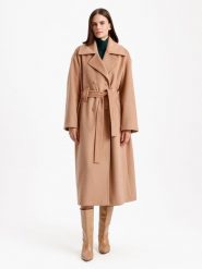BGN Płaszcz przejściowy w kolorze karmelowym rozmiar: 40. Brązowe płaszcze BGN, bez wzorów, z tkaniny, bez kaptura. Za 182.29 zł.