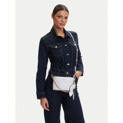 Torebka Guess. Białe torebki klasyczne Guess, z aplikacjami, bez dodatków. Za 674.99 zł.