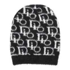 Czarna Elegancka Czapka Alpaka Damska Armodo. Czarne czapki Armodo, bez wzorów, z materiału. Za 49.99 zł.