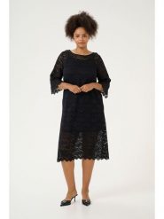 KAFFE curve Sukienka "Jaida" w kolorze czarnym rozmiar: S. Czarne sukienki KAFFE curve, na co dzień, s, bez wzorów, z koronki, bez kołnierzyka, bez ramiączek, midi, proste. Za 152.99 zł.