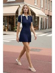 Trendyol Sukienka w kolorze granatowym rozmiar: S. Niebieskie sukienki Trendyol, s, bez wzorów, bez kołnierzyka, bez ramiączek, mini. Za 111.45 zł.