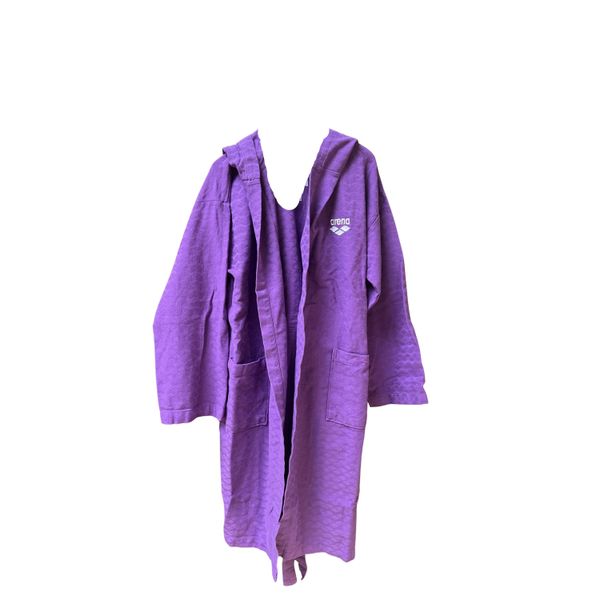 Szlafrok Arena Losange. Fioletowe szlafroki Arena, s, bez wzorów, bez ramiączek, bez kaptura. Za 303.00 zł.