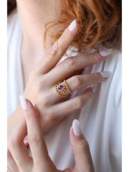 Pierres delicates Pozłacany pierścionek z ametystem rozmiar: onesize. Żółte pierścionki Pierres delicates, z ametystem, pozłacane. Za 69.91 zł.