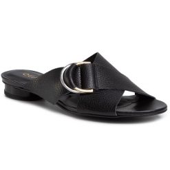 Klapki QUAZI. Czarne klapki QUAZI, bez wzorów, bez obcasa. Za 119.99 zł.