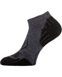 Skarpety merino WTS. Czarne skarpety LASTING, bez wzorów, z materiału. Za 87.45 zł.
