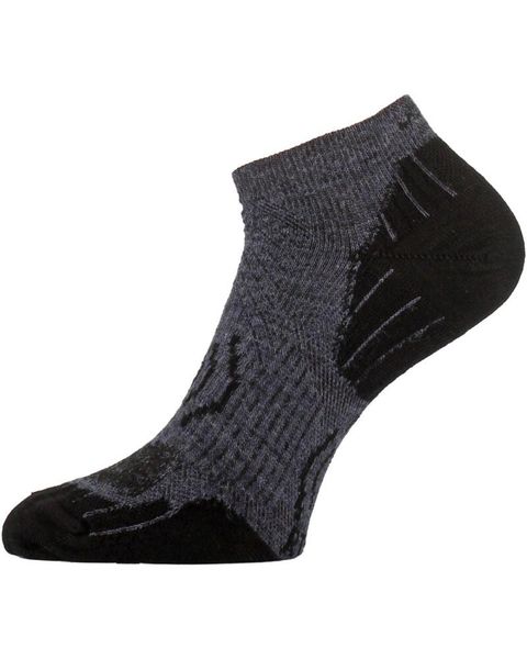 Skarpety merino WTS. Czarne skarpety LASTING, bez wzorów, z materiału. Za 87.45 zł.