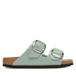 Klapki Birkenstock. Zielone klapki Birkenstock, bez wzorów, bez obcasa. Za 719.99 zł.