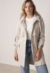 Beżowa Kurtka w Stylu Parki z Odpinanym Kapturem i Sznurkami Enang. Brązowe kurtki Born2be, l, bez wzorów, z jeansu. Za 179.99 zł.