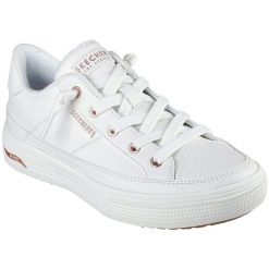 Adidasy Skechers Arch Fit Arcade - On, Kobiety. Białe obuwie sportowe Skechers, ze skóry ekologicznej, bez zapięcia. Za 390.00 zł.