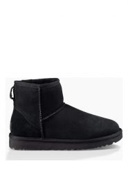 UGG Botki zimowe "Classic Mini II" w kolorze czarnym z wełny jagnięcej rozmiar: 36. Czarne botki UGG, na zimę, bez wzorów, z futra, z okrągłym noskiem, bez obcasa, bez zapięcia. Za 409.45 zł.