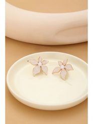 Atelier MIU Pozłacane kolczyki z perłami rozmiar: onesize. Białe kolczyki Atelier MIU, z perłą, pozłacane. Za 34.99 zł.