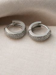 Lodie Silver Srebrne kolczyki-kreole z cyrkoniami rozmiar: onesize. Szare kolczyki Lodie Silver, z cyrkonią, srebrne. Za 39.95 zł.