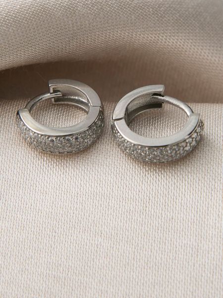 Lodie Silver Srebrne kolczyki-kreole z cyrkoniami rozmiar: onesize. Szare kolczyki Lodie Silver, z cyrkonią, srebrne. Za 78.10 zł.