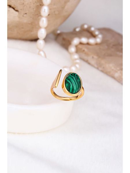 Pierres delicates Pozłacany pierścionek z malachitem rozmiar: onesize. Żółte pierścionki Pierres delicates, z malachitem, pozłacane. Za 87.19 zł.