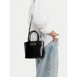 Torebka Nine West. Czarne torebki klasyczne Nine West, bez wzorów, bez dodatków. Za 159.99 zł.