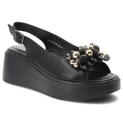 Sandały damskie Filppo, cholewka ze skóry naturalnej zabudowany przód aplikacja z koralikami i kamieniami, czarne, DS7577/26. Czarne sandały Filippo, z aplikacjami, ze skóry, eleganckie, bez obcasa, na koturnie, bez zapięcia. Za 189.00 zł.