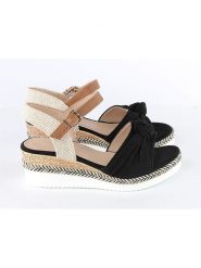 Sixth Sens Sandały w kolorze czarnym na koturnie rozmiar: 41. Czarne sandały Sixth Sens, bez wzorów, z otwartym noskiem, bez obcasa, na koturnie, bez zapięcia. Za 69.91 zł.