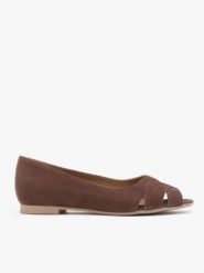 Brązowe baleriny peep toe. Brązowe baleriny Ryłko, bez wzorów, ze skóry, z okrągłym noskiem, bez obcasa, na płaskiej podeszwie. Za 399.99 zł.