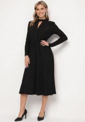 Czarna Koktajlowa Sukienka z Metaliczną Nicią Mianella. Czarne sukienki Born2be, m, z aplikacjami, eleganckie, bez kołnierzyka, bez ramiączek, midi. Za 169.99 zł.