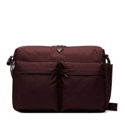 Torebka Guess. Czerwone torebki klasyczne Guess, z aplikacjami, bez dodatków. Za 344.99 zł.
