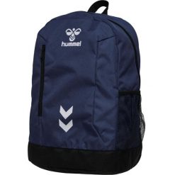 Plecak Hummel Core 2.0. Czarne plecaki Hummel, bez wzorów. W wyprzedaży za 141.00 zł.