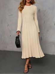 Milan Kiss Sukienka w kolorze kremowym rozmiar: M. Brązowe sukienki Milan Kiss, m, bez wzorów, prążkowane, bez kołnierzyka, bez ramiączek, maxi. Za 152.99 zł.